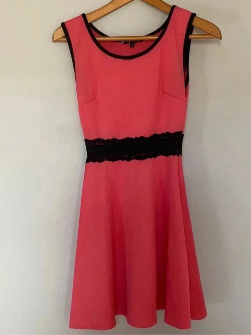 Try! This Hot Pink and Black Lace Sleeveless Mini Dress Size Small